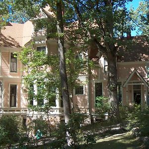 1884 Wildwood Bed And Breakfast Inn